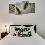 Stylish 2 Bedroom Apartment In Medical District