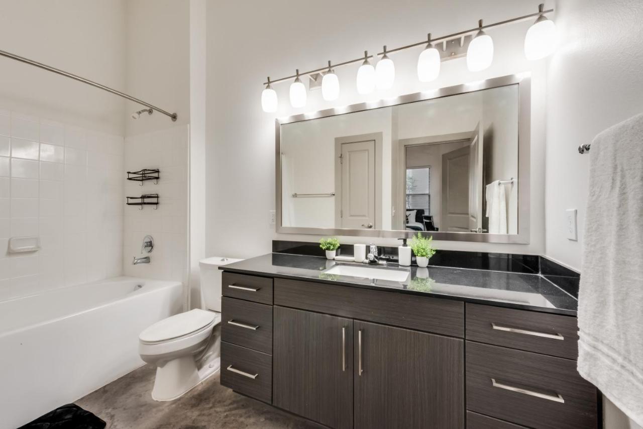Stylish 2 Bedroom In Medical District Apartment *